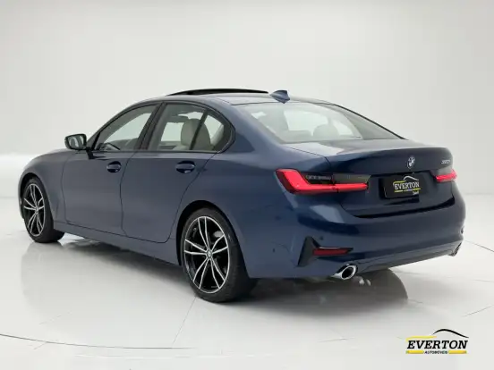 BMW-320i-2021