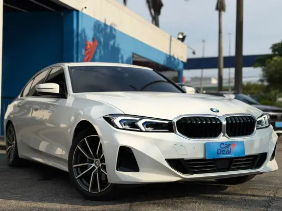 BMW-320i-2023