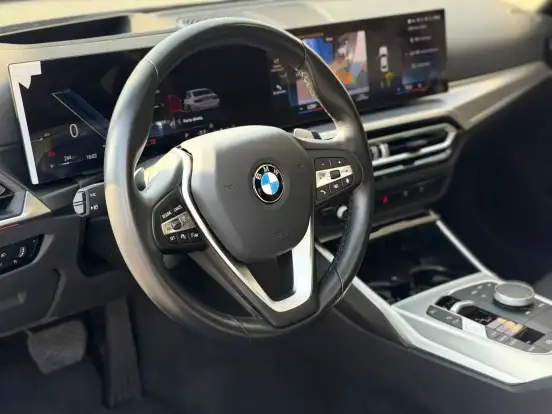 BMW-320i-2023