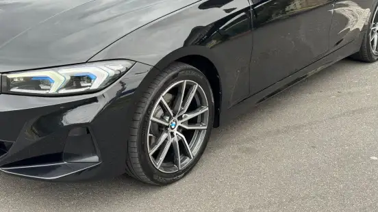 BMW-320i-2024