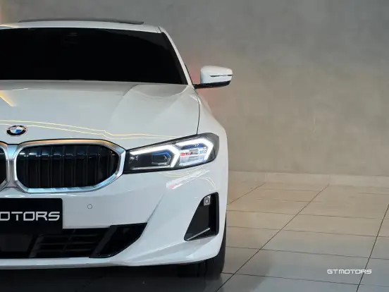 BMW-320i-2023