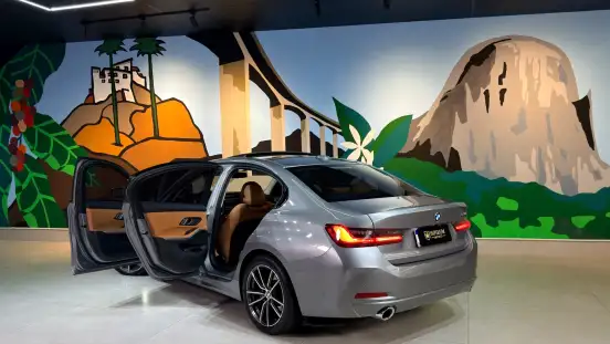 BMW-320i-2023