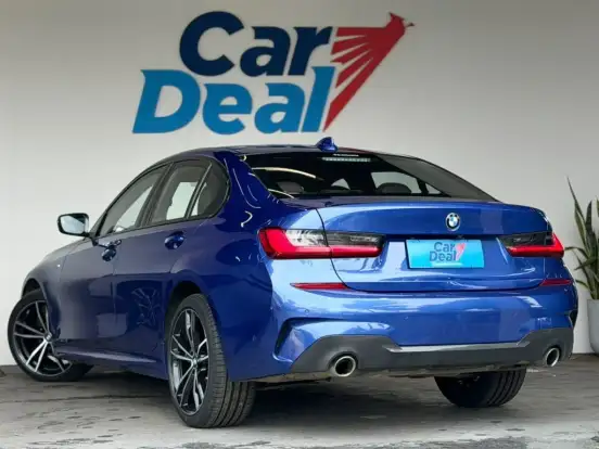 BMW-320i-2.0 16V TURBO GASOLINA M SPORT AUTOMÁTICO BMW-320i-2020