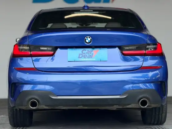 BMW-320i-2020