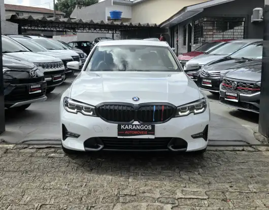 BMW-320i-2019