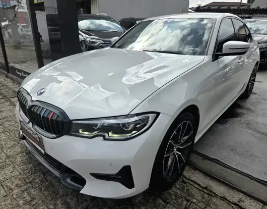 BMW-320i-2019