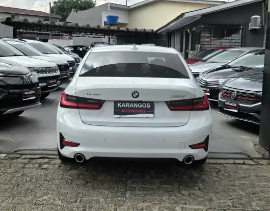 BMW-320i-2019