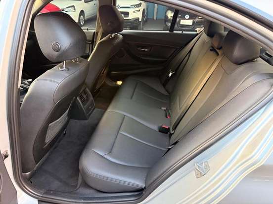 BMW-320i-2014