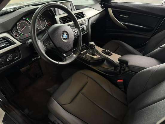 BMW-320i-2013