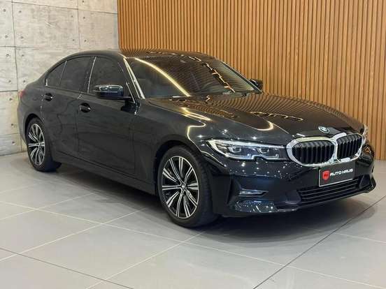 BMW-320i-2022