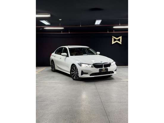 BMW-320i-2022