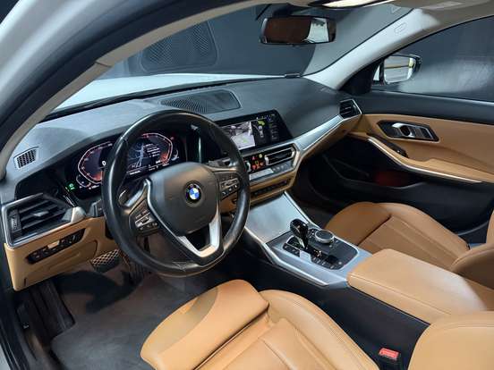 BMW-320i-2022
