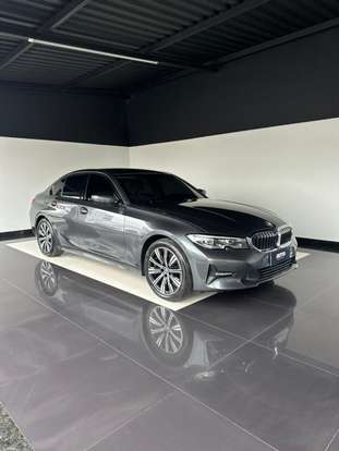 BMW-320i-2021