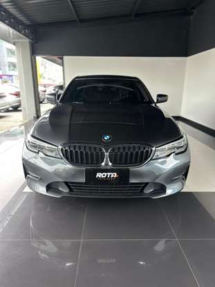 BMW-320i-2021