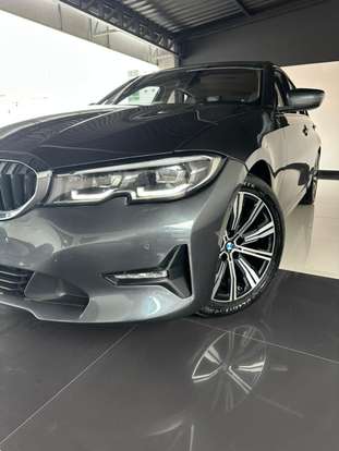 BMW-320i-2021