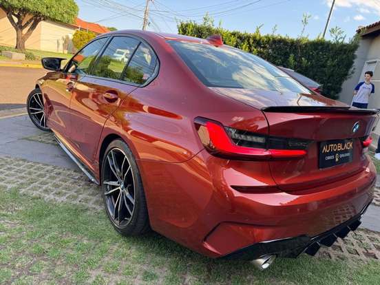 BMW-320i-2021