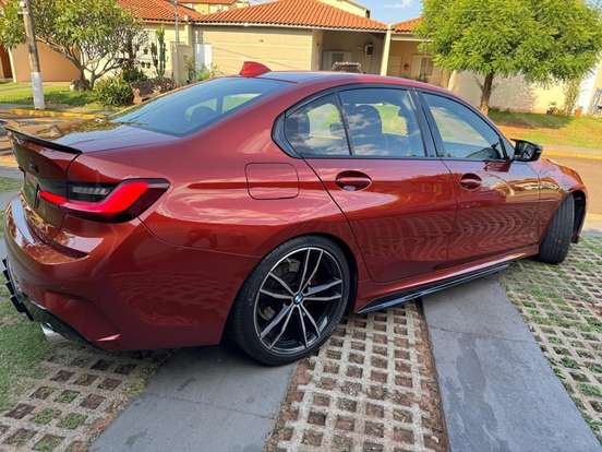 BMW-320i-2021