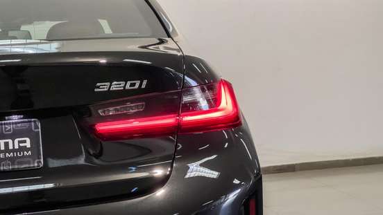 BMW-320i-2026