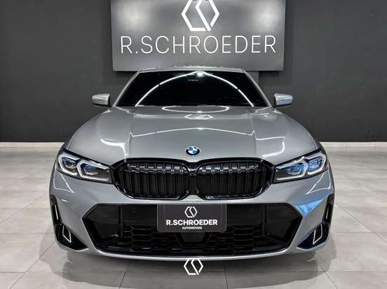 BMW-320i-2023