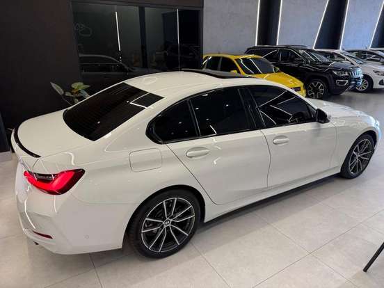 BMW-320i-2024