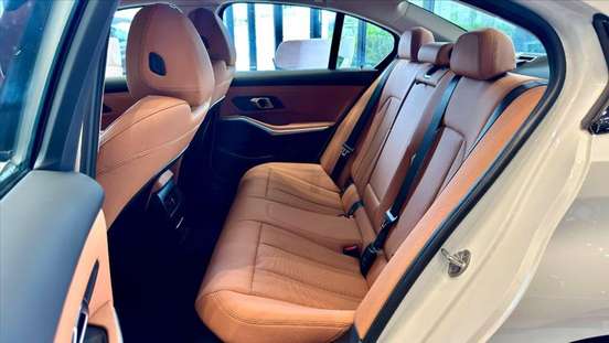 BMW-320i-2025