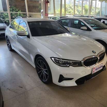 BMW-320i-2020