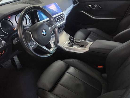 BMW-320i-2.0 16V TURBO GASOLINA M SPORT AUTOMÁTICO BMW-320i-2020