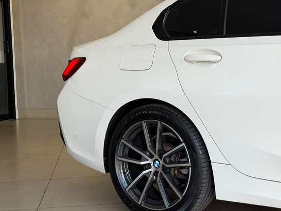 BMW-320i-2.0 16V TURBO GASOLINA SPORT AUTOMÁTICO BMW-320i-2019