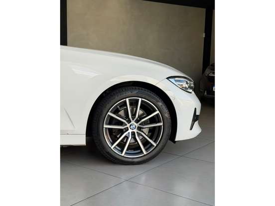 BMW-320i-2.0 16V TURBO GASOLINA SPORT AUTOMÁTICO BMW-320i-2019