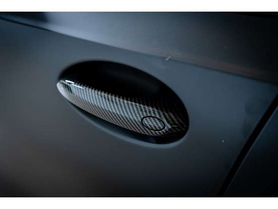 BMW-330e-2021