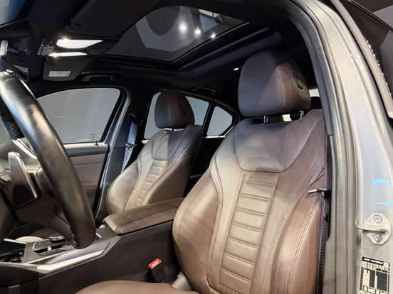 BMW-330e-2023