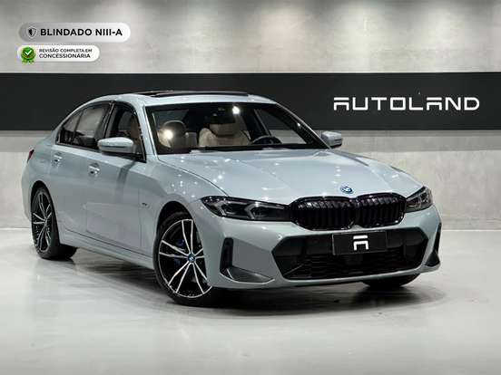 BMW-330e-2022