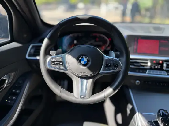 BMW-330i-2.0 16V TURBO GASOLINA M SPORT AUTOMÁTICO BMW-330i-2020