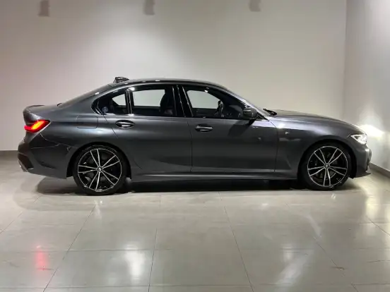 BMW-330i-2.0 16V TURBO GASOLINA M SPORT AUTOMÁTICO BMW-330i-2019