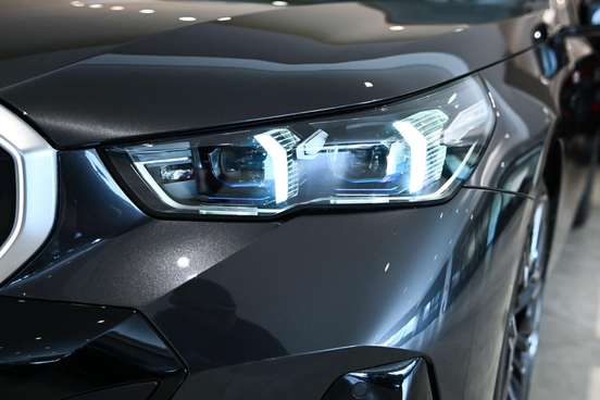 BMW-530e-2025