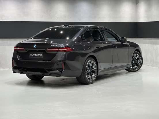 BMW-530e-2.0 TWINPOWER PHEV M SPORT AUTOMÁTICO BMW-530e-2024