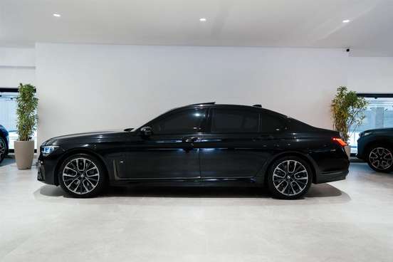 BMW-745Le-2021