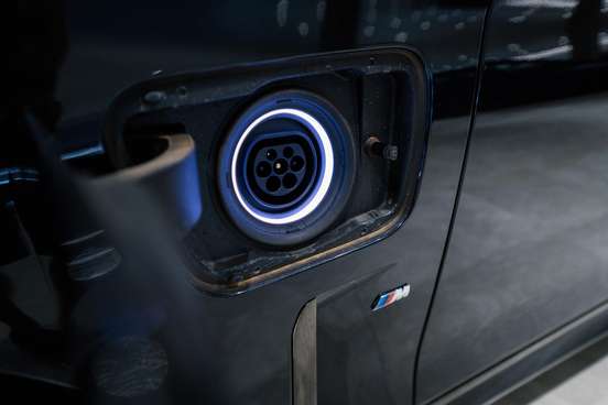 BMW-745Le-2021