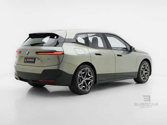 BMW-iX-2023