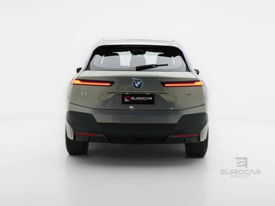 BMW-iX-2023
