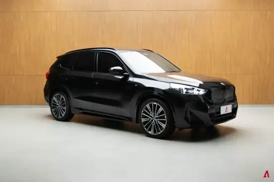 BMW-iX1-2023