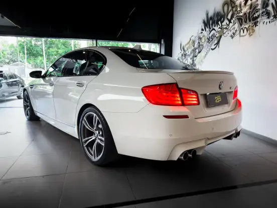 BMW-M5-2012