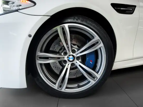 BMW-M5-2012