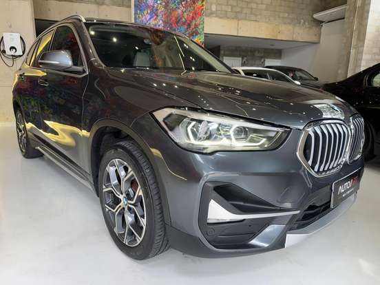 BMW-X1-2.0 16V TURBO ACTIVEFLEX SDRIVE20I X-LINE 4P AUTOMÁTICO BMW-X1-2020