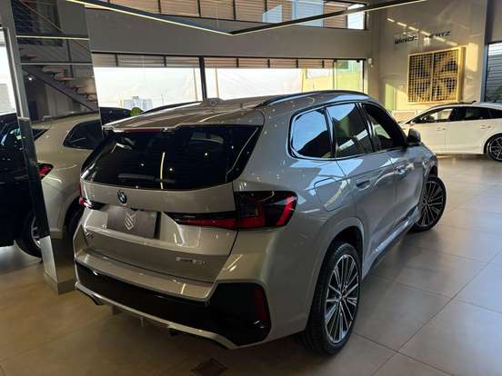 BMW-X1-2024