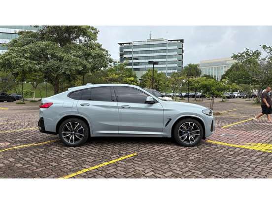 BMW-X4-2025