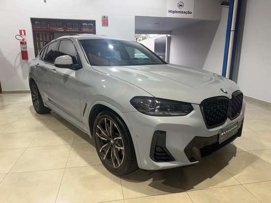 BMW-X4-2022