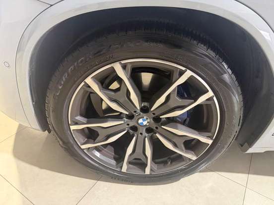 BMW-X4-2022
