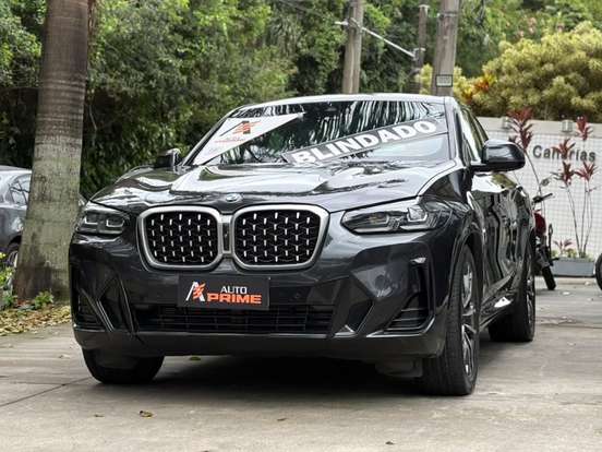 BMW-X4-2022