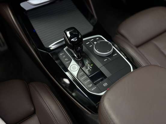 BMW-X4-2022